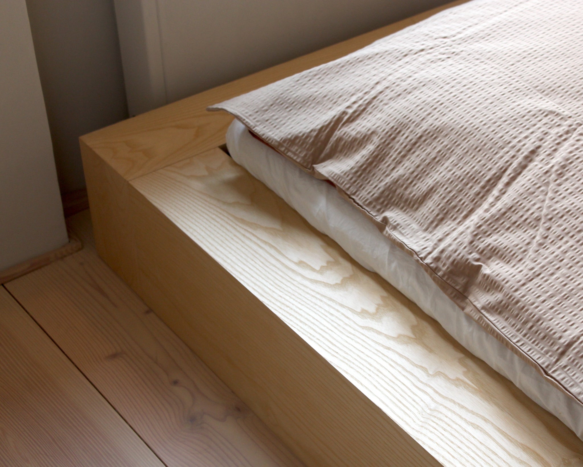 Surface Bed Frame - UENO
